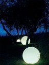 Sfera da pavimento in resina ad alta resistenza, completa di picchetto, 200mm di altezza, bianca bianco