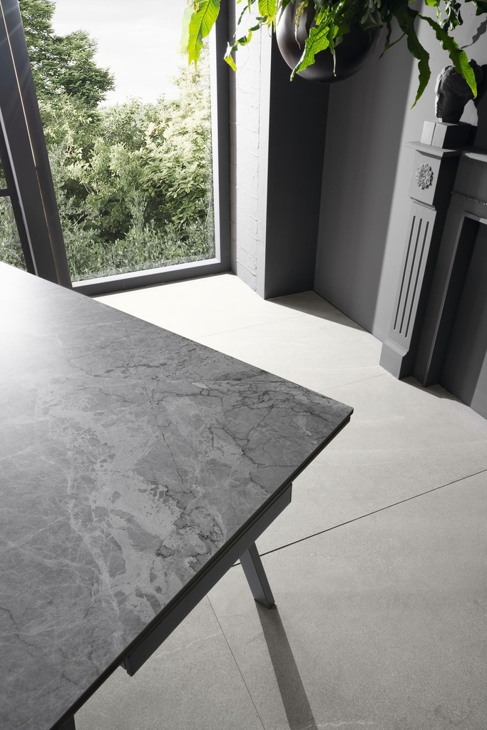 Tavolo allungabile con top in pietra effetto marmo nero 140/200x80x76h cm - Samnite