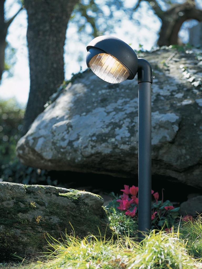 Testa-palo in termoplastico con diffusore in vetro stampato - Dimensioni: 60mm x 155mm - Alimentazione 230V - Potenza massima 60W nero - Samnite
