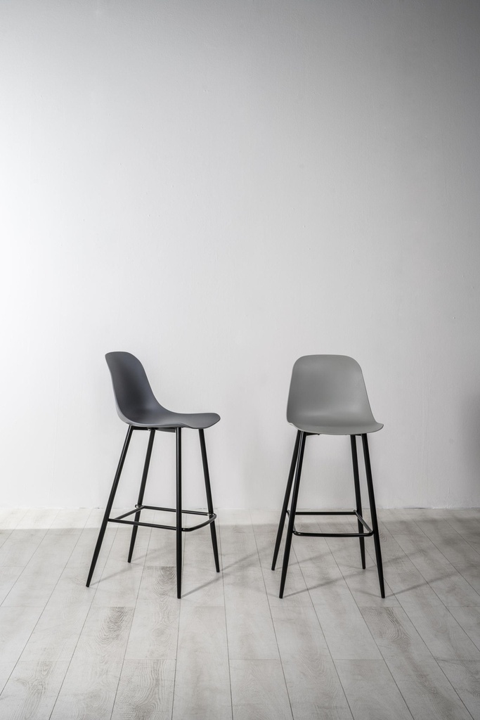 Set dai 2 Sgabelli elegante in polipropilene grigio chiaro con gambe in metallo, 47x37x103 cm