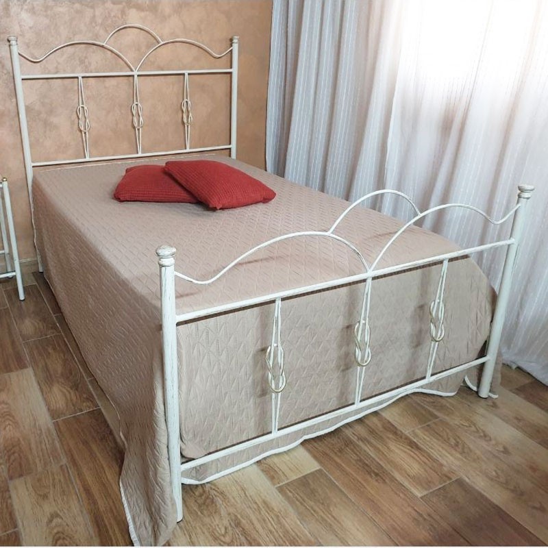 Letto una piazza e mezza in ferro battuto con pediera Bianco Oro PRIMULA 130x202x h127cm