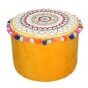 Pouff in velluto giallo arancione con pompon - Dimensioni: 40x30 cm