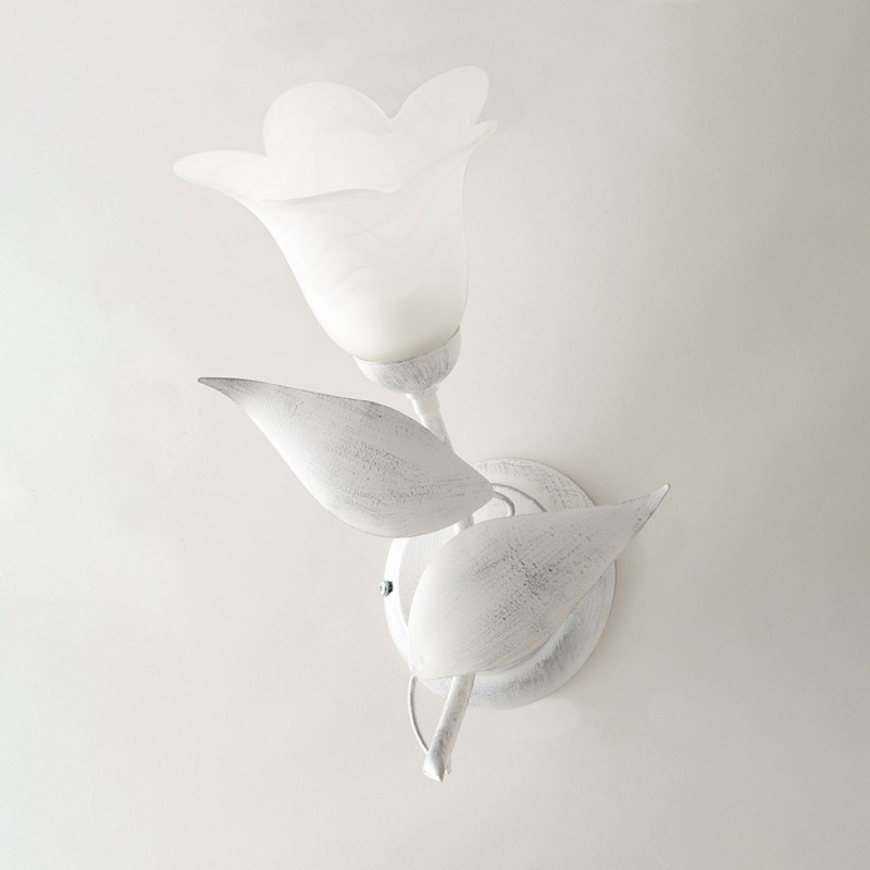 Applique in ferro Bianco Argento una luce vetro Alabastro Bianco 21x h33 cm