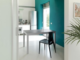 [S-OM/156/GC] Tavolo allungabile in melaminico grigio chiaro, 130/210x80x76 cm con gambe in faggio massello